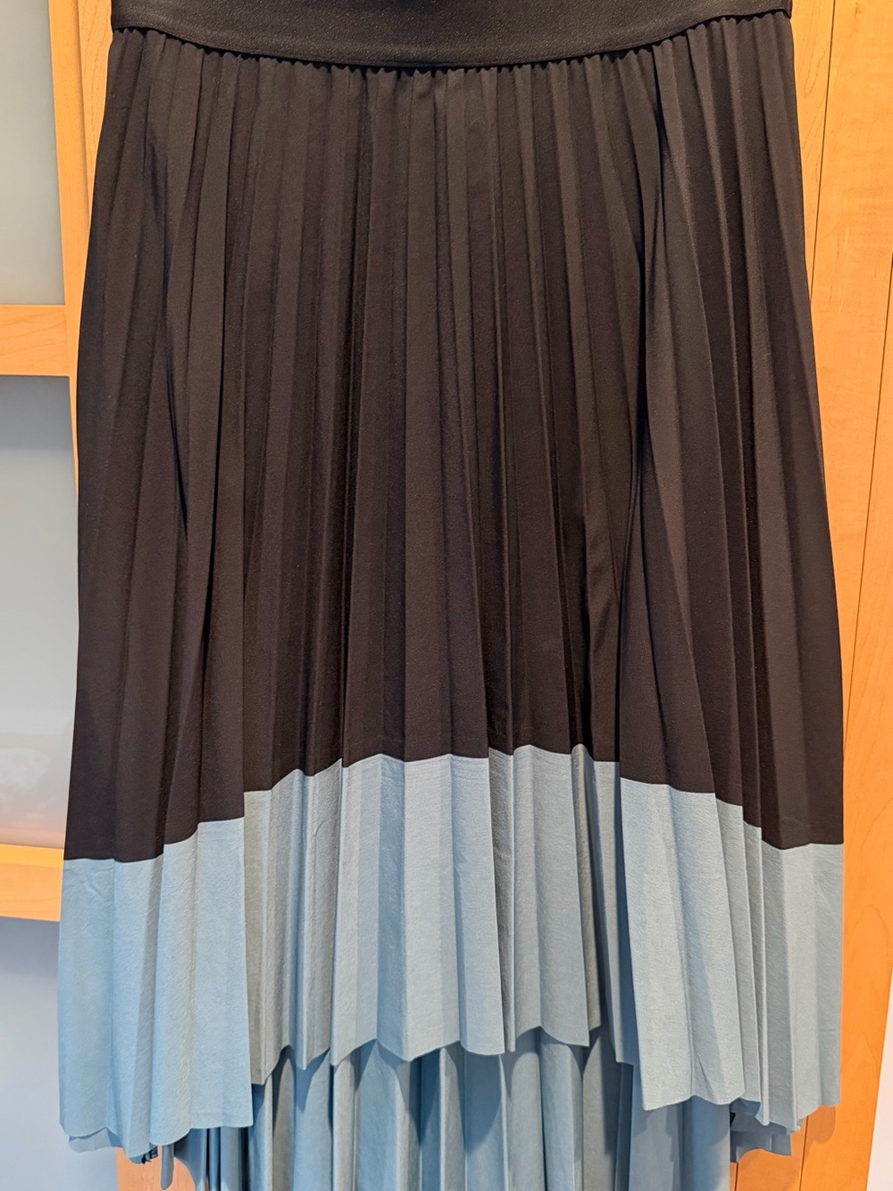 Athleta Two-Tone Pleated Midi Skirt in Black and Teal Blue